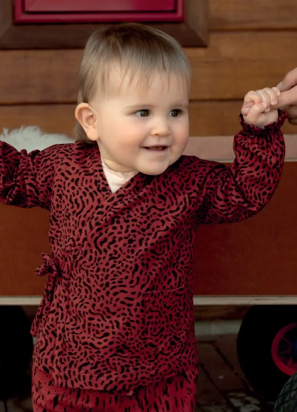 Donkerrode tricot met zwarte vlekjes - Poppy